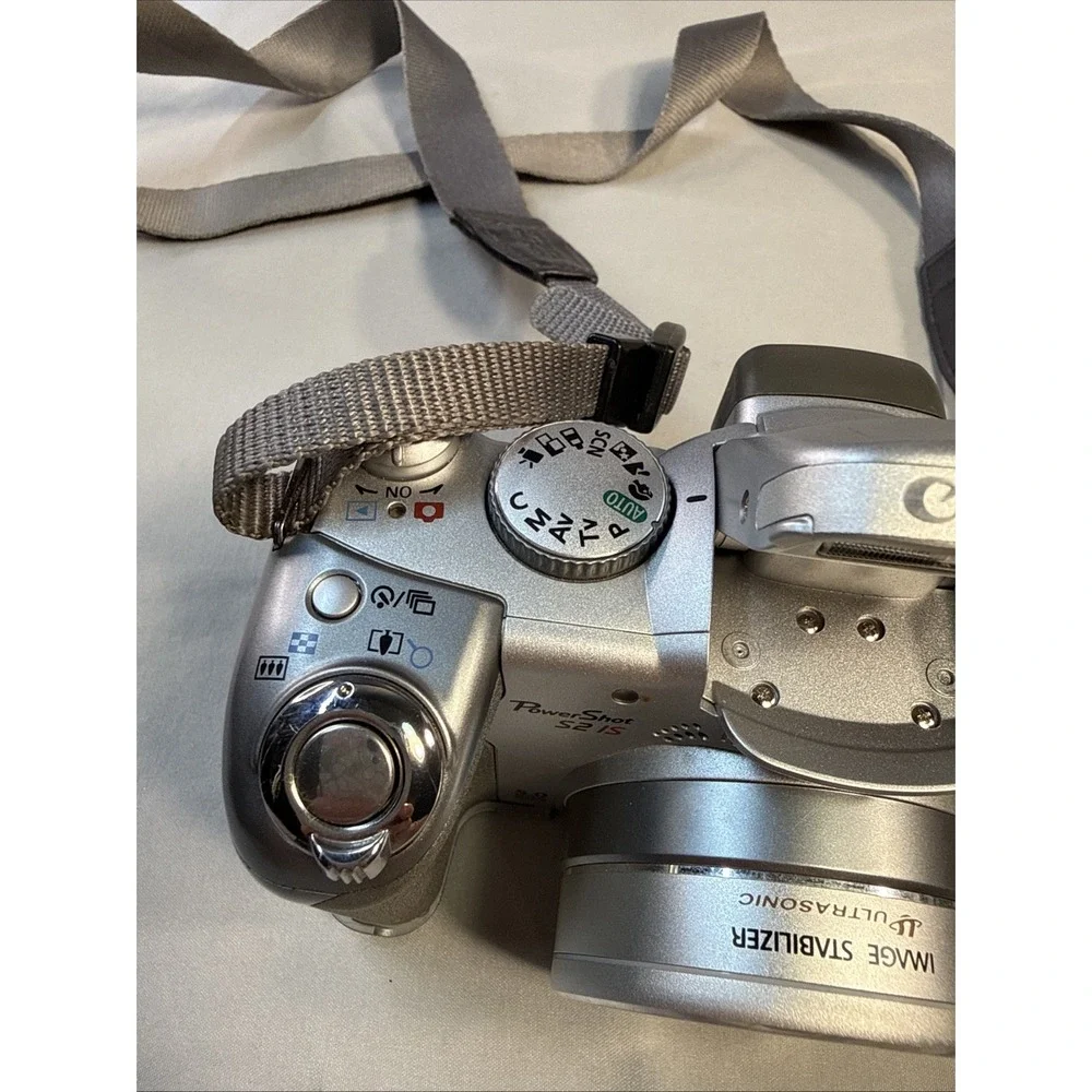 Canon PowerShot S2 IS 5.0MP Digital Camera - Silver As-Is W/cap & Strap